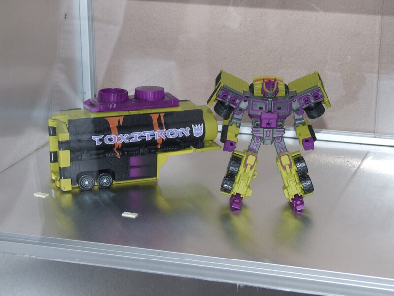 Daily Prime   BotCon 2007 Unreleased Universe Toxitron Image  (10 of 13)